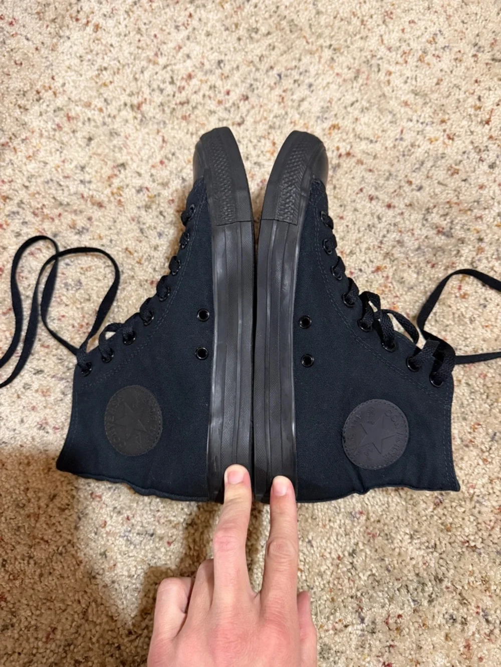 Hi-Top Converse - Picture 3 of 7